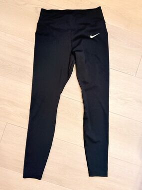 Women’s Nike Black Leggings dri fit size M